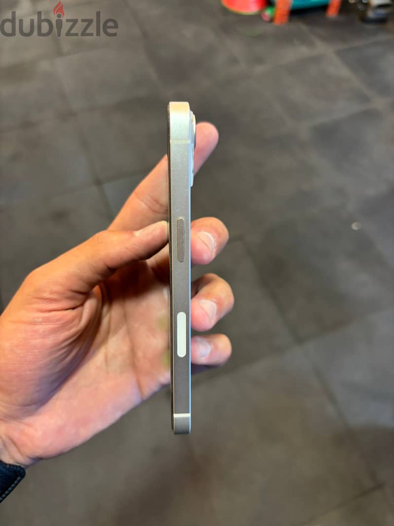 iPhone 13 3