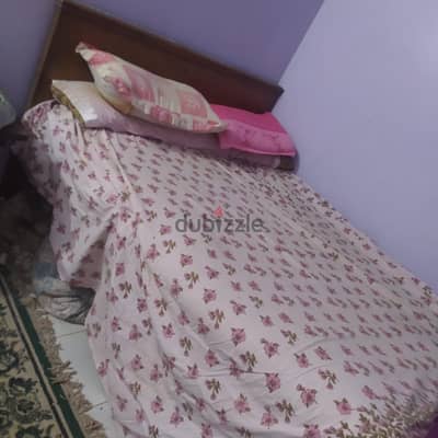 دولاب وسرير إيطالي لقطة