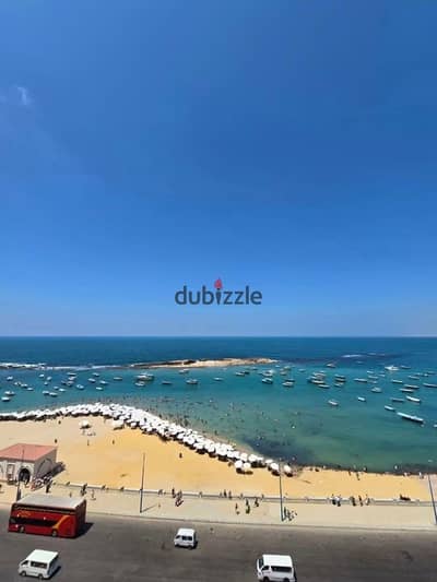 For daily rent in Sidi Bishr Miami on the beach directly, with a view more than wonderful as if you are in the heart of the sea