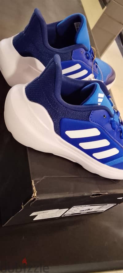 كوتشي رياضي اديداس اصلي Adidas