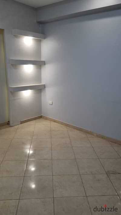 شقه للايجار سكني أو نشاط اداري بالتجمع الخامس بسعر لقطه