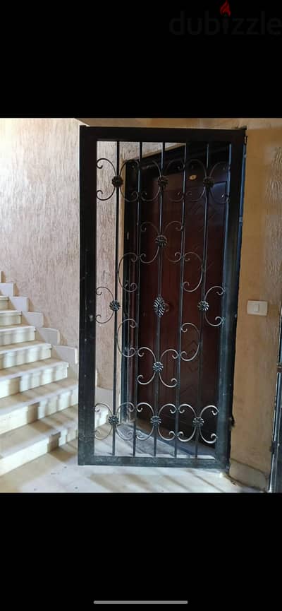 باب حديد