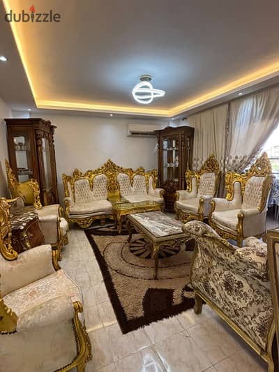 Apartment 198 meters 4 bedrooms for sale at a bargain price