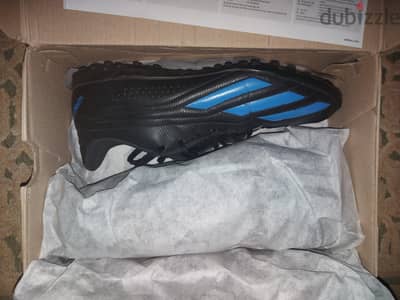 Adidas deportivo size 40 with box