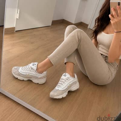 كوتشي نيوبالانس . . . قطعة هتكمل أناقتك