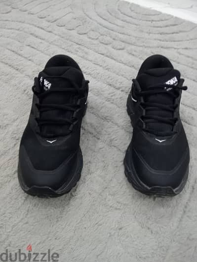كوتشي HOKA