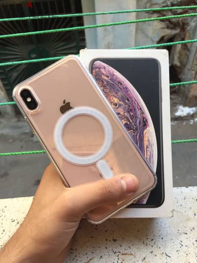 iPhone XS Max بالعلبه