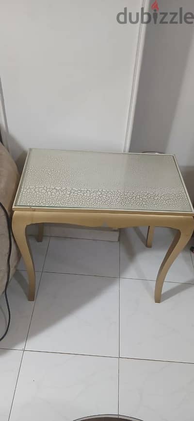 ثلاث قطع ترابيزة