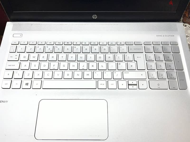 HP ENVY NOTEBOOK  8 ram   Ssd 2 tera 5