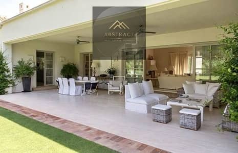 فيلا بالتقسيط علي 15 سنه Fully finished للبيع + private pool  وبخصم كبير علي الكاش بالقرب من مدينتي القاهرة الجديده و الشروق و الرحاب