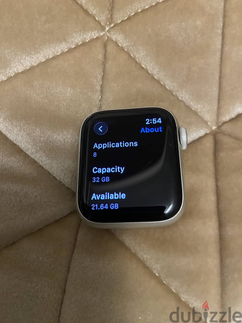Apple watch SE Gen2 , excellent condition with original box 5
