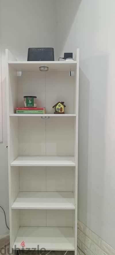 مكتبة/وحدة رفوف من ايكيا IKEA بيضاء بحالة ممتازة
