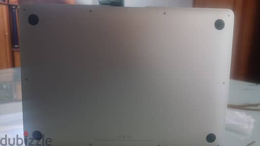 MacBook Air M1 2020 8GB/256GB Silver | بحالة ممتازة + الكرتونة والشاحن