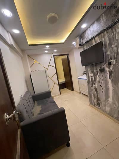 متاح استديو  سنجل   غرفه و صاله اكتوبر الحي اول محوراه 6 دور ارضي بدروم  شامل ماء وكهرباء السعر 6500