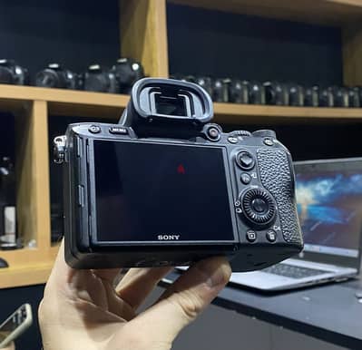 Sony A7 iii shutter 3k like new
