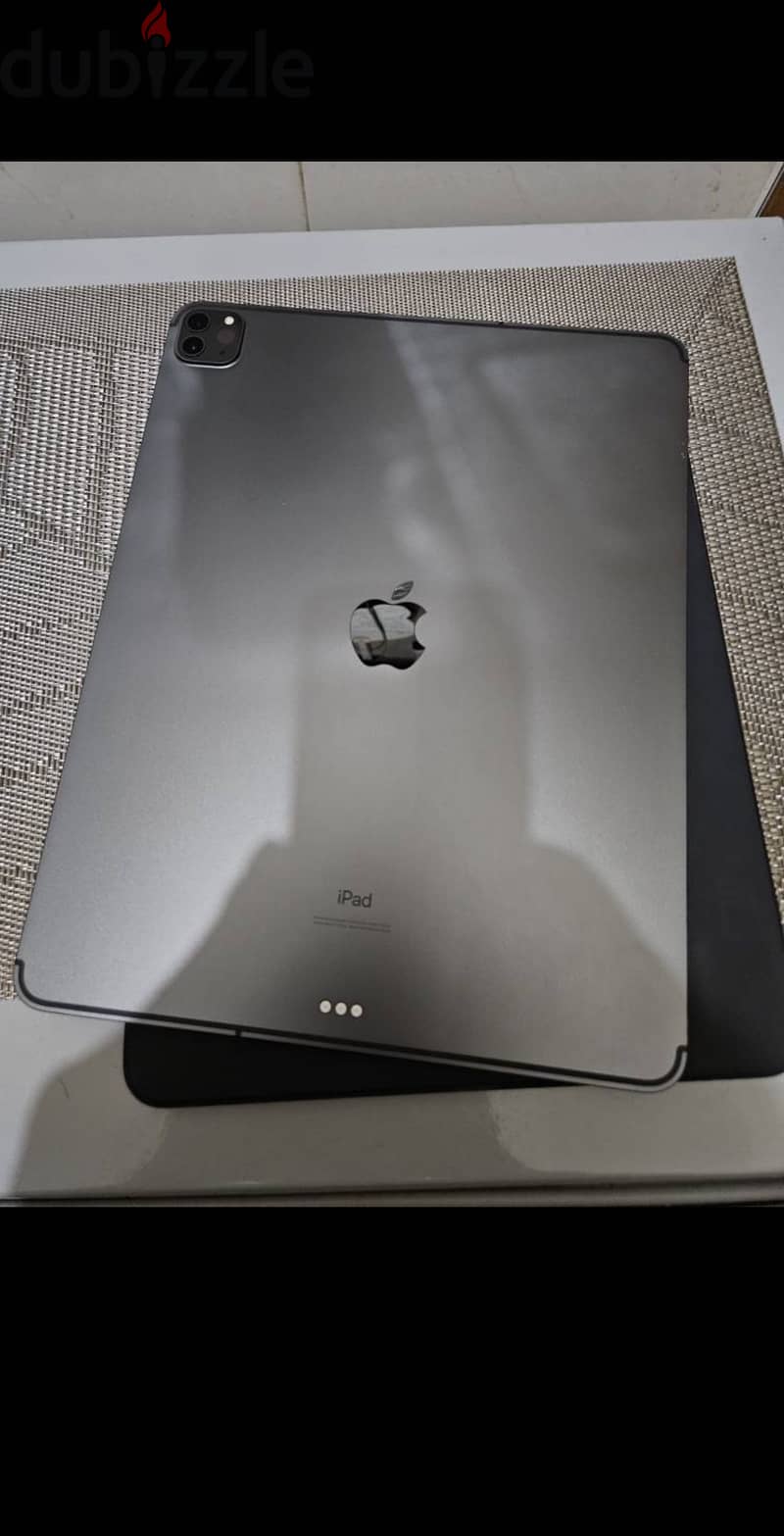 Ipad pro 12.9 1TP with original Magic Keyboard and cellular 2