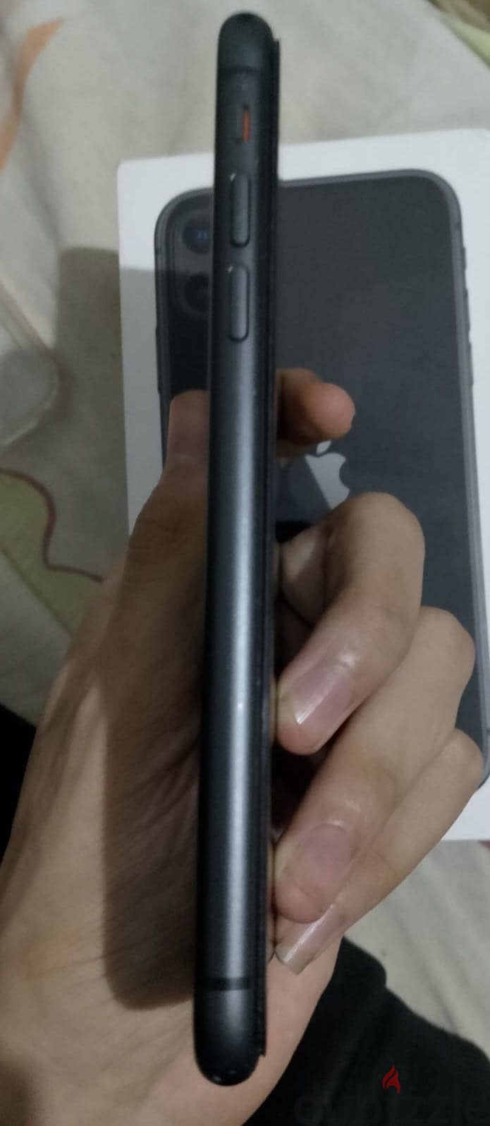 Apple - iPhone 11 4