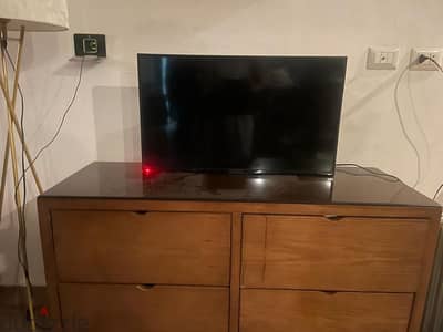 شاشة 32 بوصة LED