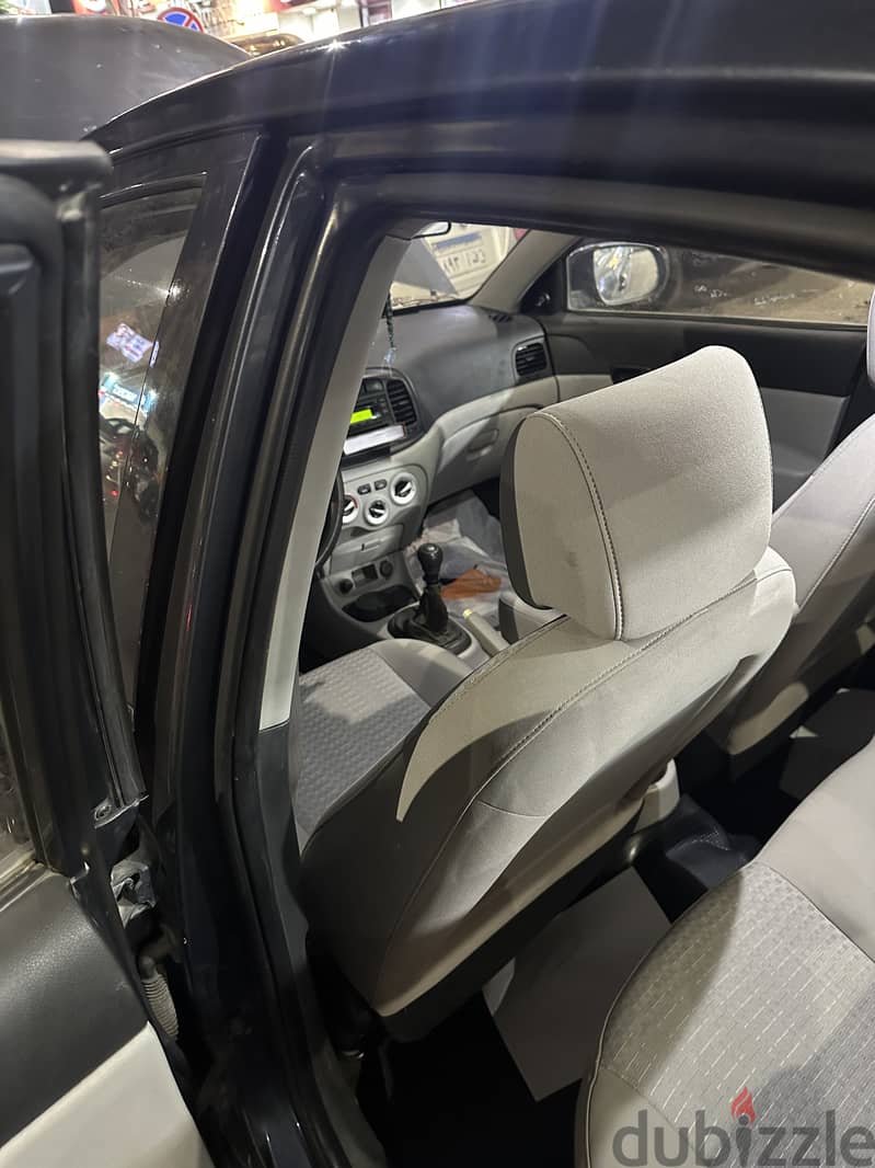 Hyundai Accent 2010 - 3