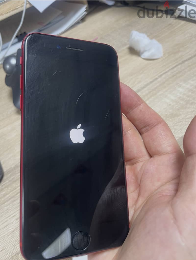 iPhone 8 256GB Red 5