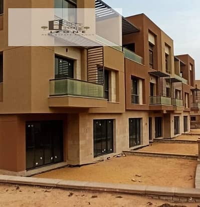تاون هاوس ميدل للبيع في ديستريكت 5 District 5 New Cairo 285 متر مباني و200 متر أرض 3 غرف نوم وغرفة مربية تاون هاوس ميدل للبيع في ديستريكت 5 District 5 New Cairo 285 متر مباني و200 متر أرض 3 غرف نوم وغرفة مربية