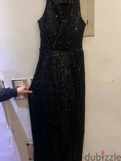  فستان سواريه أسود فاخر للبيع 