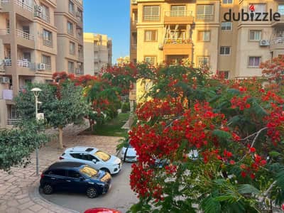 للبيع في مدينتي  B6 مساحه 89 متر امام المسجد والخدمات مباشرة فيو بارك