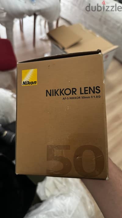 عدسة Nikon AF-S 50mm f/1.8G بحالة ممتازة بالعلبة