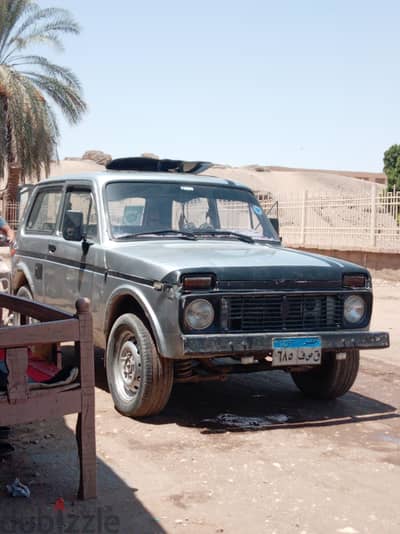لادا نيفا 1983