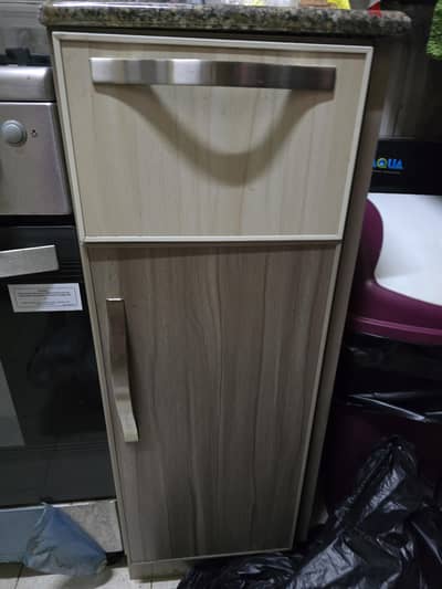 مطبخ خشمونيوم