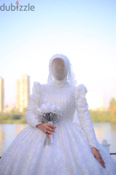 فستان عروسه