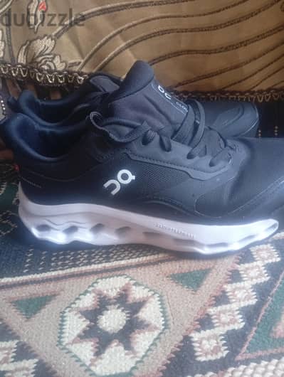 On Clouid Horezon.    Siz.  41