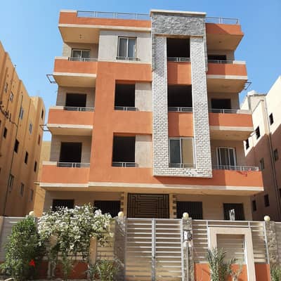 شقه نص تشطيب 160م دور ثاني بجوار مول مصر