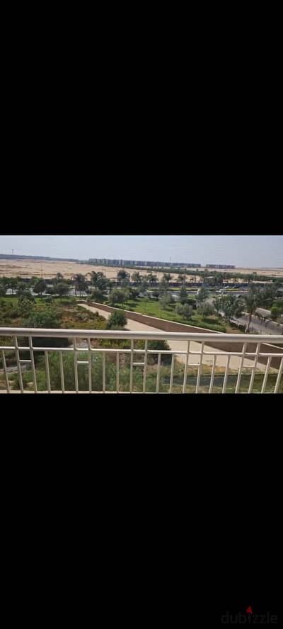For rent, a law in my city for an apartment of 116 meters with an unobstructed view of the stream, featuring natural gas.