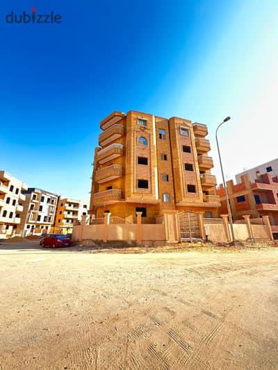 شقه للبيع في حدايق اكتوبر  بالعداد , عماره ساكنه