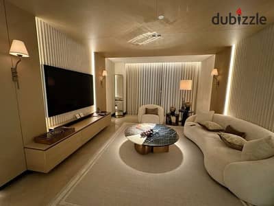 Distinguished corner townhouse, ultra-super-lux finished, in a prime location in New Cairo, minutes from the American University, at a bargain price.