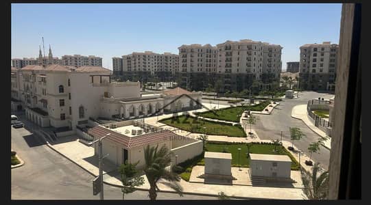 A distinctive view in the Celia New Capital Compound, 165 meters with a kitchen, fully equipped, unscathed, ready for immediate residence