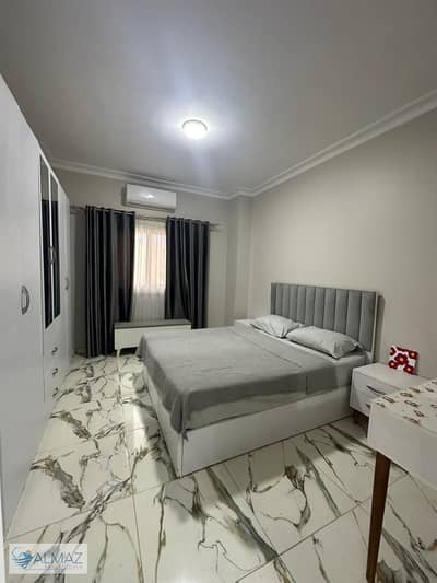 شقه مفروشه  120 متر للايجار في حي اسكان جامعه الامريكيه في التجمع الخامس بالقرب من ميدتاون مول (Midtown)