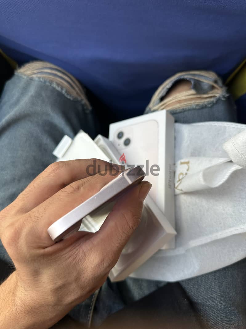 iPhone 13 4
