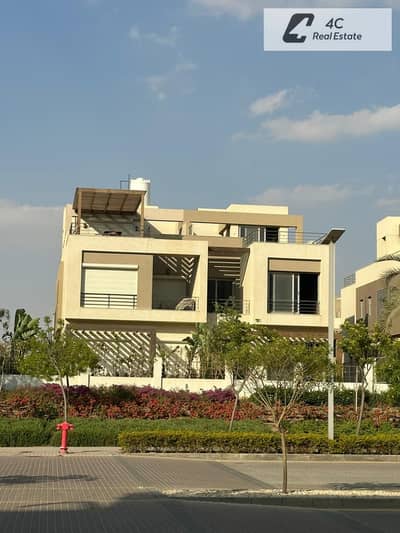 توين هاوس للبيع 297متر استلام فوري مكان مميز في Palm Hills New Cairo