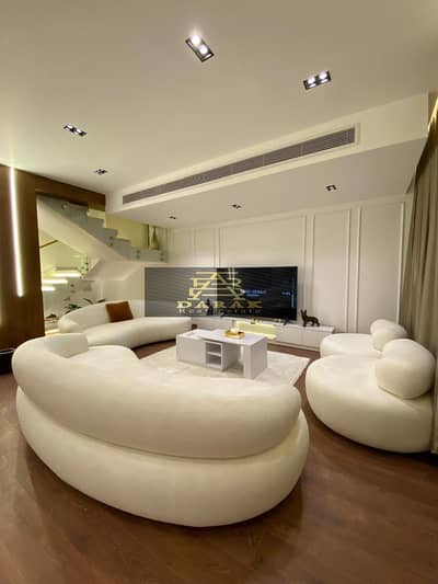 للإيجار المفروش | Stand Alone Villa | D3 فاخره بمجموعه 23
