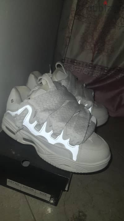 d3 white size 42