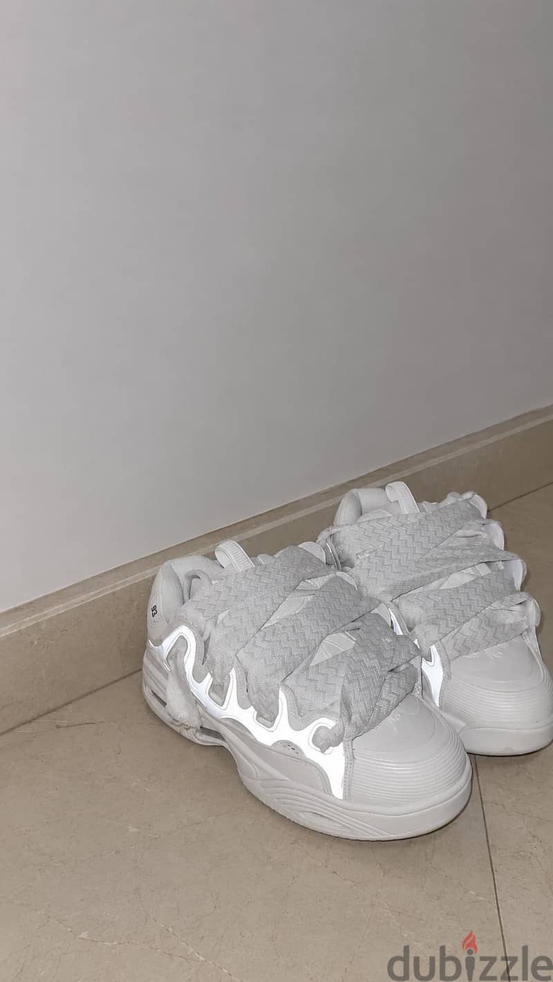 d3 white size 42 1
