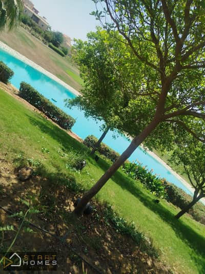 فيلا 4 غرف للإيجار القانون (غير مفروش ) في مدينتي نموذج W بإطلالة مباشرة على الجولف والبحيرات المطبخ والتكييفات مشمولة