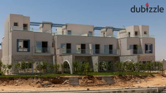 فيلا للبيع صف اول على البحر متشطبه بالكامل بالتكييفات في لوكيشن قوي في الساحل الشمالي راس الحكمه الكيلو 212 في قريه Naia Pay