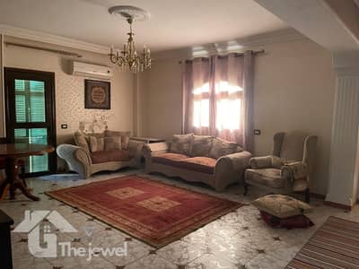 شقة روف مفروشة للإيجار | فيو جاردن | تراس | فيلا عائلية | فيلات النرجس 1 | التجمع الخامس