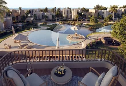 اخر شاليه على البحر واللاجون بمقدم 5% علي 8 سنين