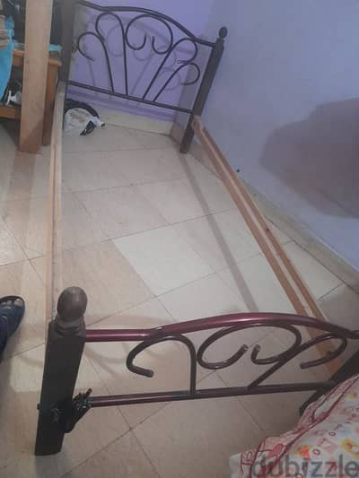 سرير معدن متر