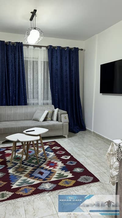 Furnished Apartment for Rent – Al Rehab 2   Fully furnished apartment in a prime location, just minutes from Avenue Mall.  Al Rehab 2 – Phase 9