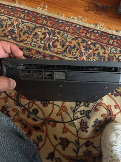 Play station 4 for sale  very good condtion